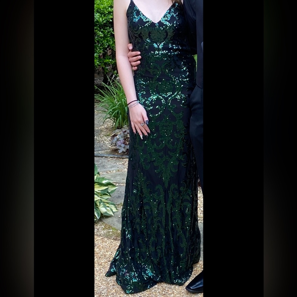 emerald green sequin maxi prom dress